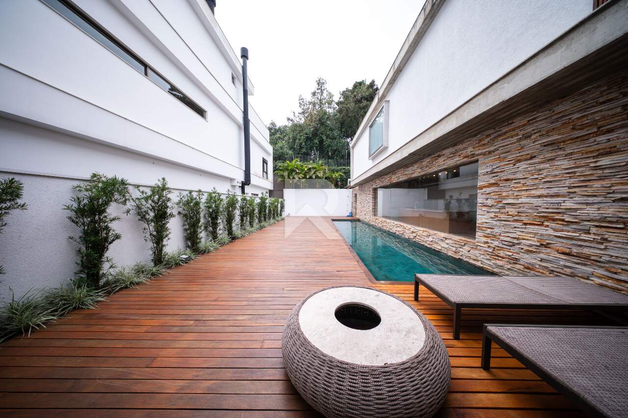 Casa com Jardim, 4 suítes 4 Vagas à venda, 549 m² - Campo Comprido - Curitiba/PR miniatura 2
