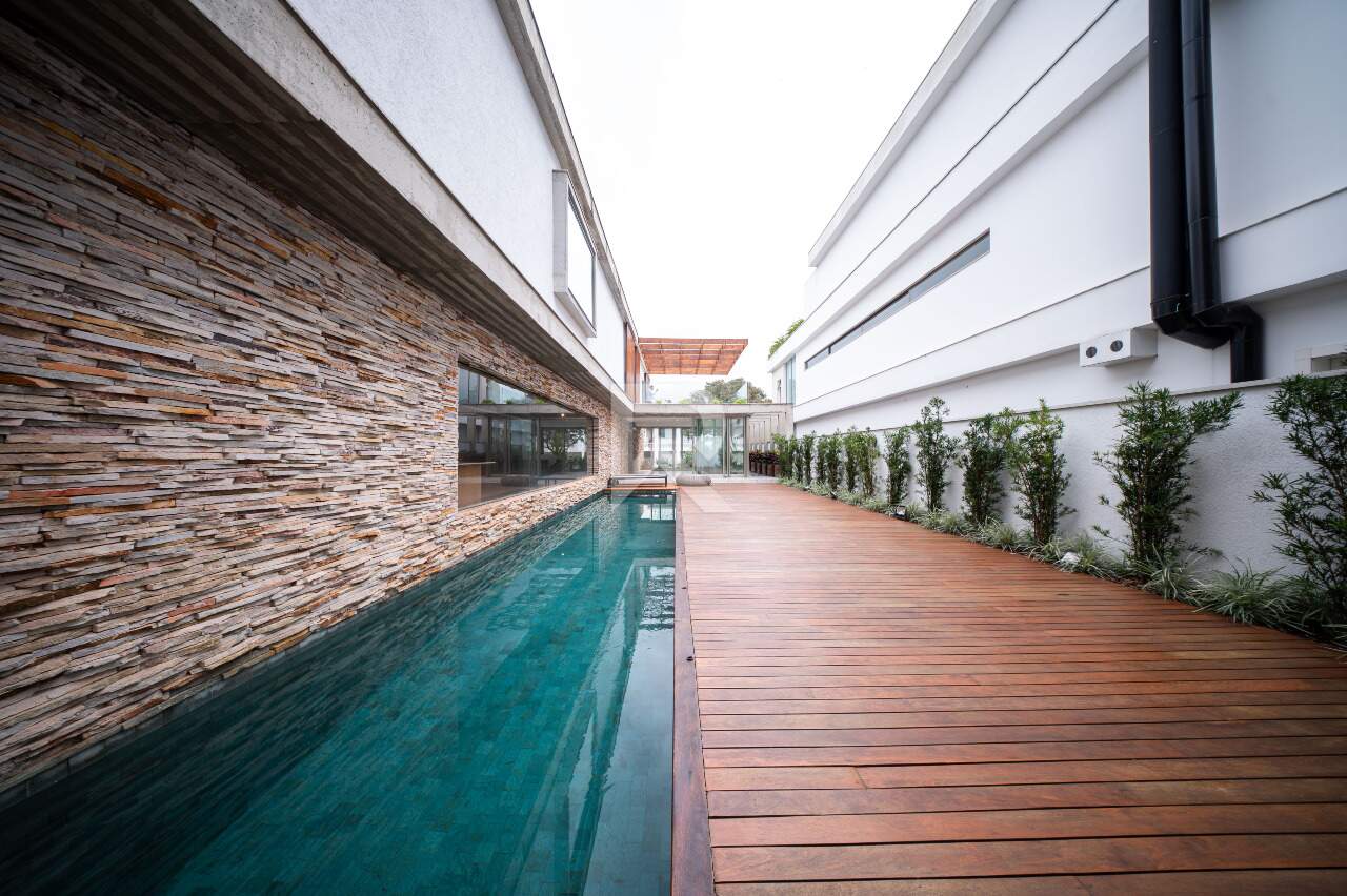 Casa com Jardim, 4 suítes 4 Vagas à venda, 549 m² - Campo Comprido - Curitiba/PR