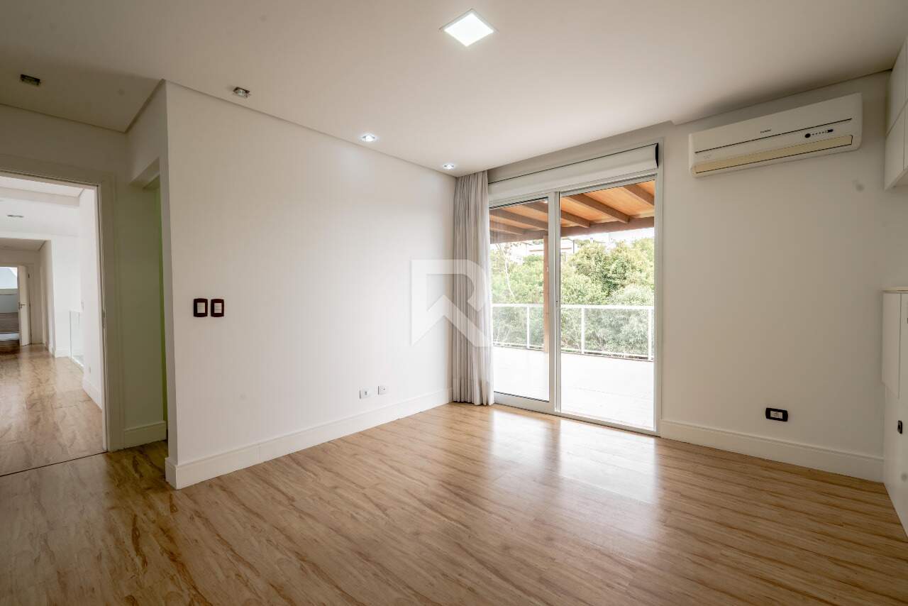 Casa Moderna Semi Mobiliada em Cond. Clube com 4 suítes, Quintal e 458m2 para venda - Santa Felicidade, Curitiba miniatura 38