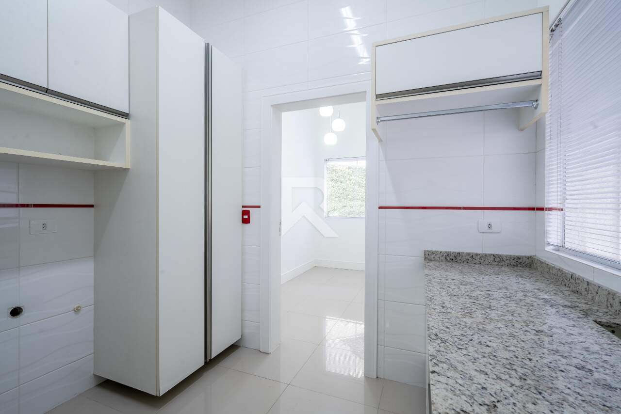 Casa Moderna Semi Mobiliada em Cond. Clube com 4 suítes, Quintal e 458m2 para venda - Santa Felicidade, Curitiba miniatura 20