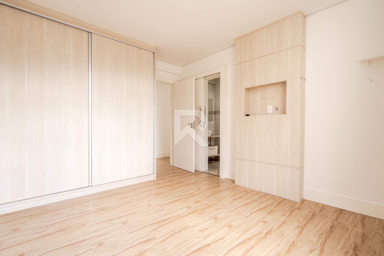 Casa Moderna Semi Mobiliada em Cond. Clube com 4 suítes, Quintal e 458m2 para venda - Santa Felicidade, Curitiba miniatura 28