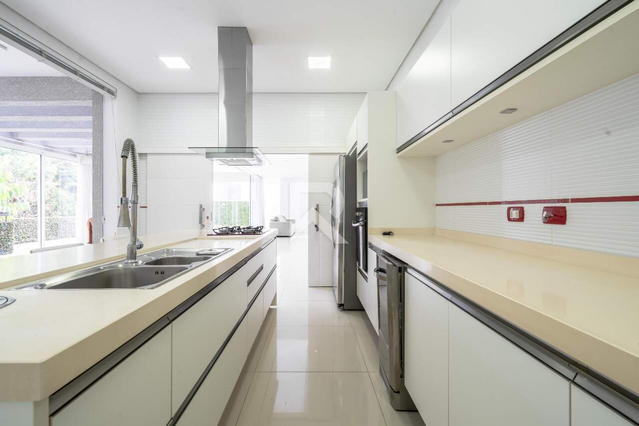 Casa Moderna Semi Mobiliada em Cond. Clube com 4 suítes, Quintal e 458m2 para venda - Santa Felicidade, Curitiba miniatura 16