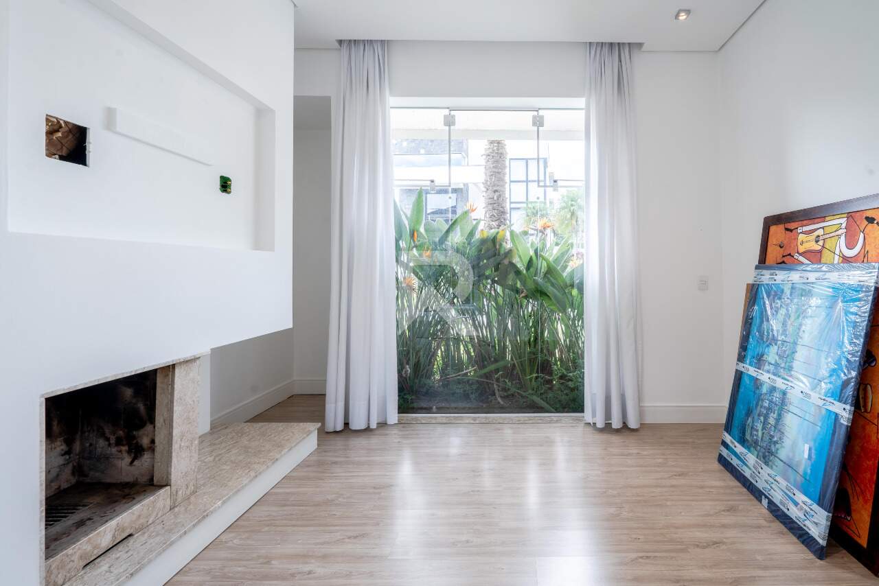 Casa Moderna Semi Mobiliada em Cond. Clube com 4 suítes, Quintal e 458m2 para venda - Santa Felicidade, Curitiba miniatura 22