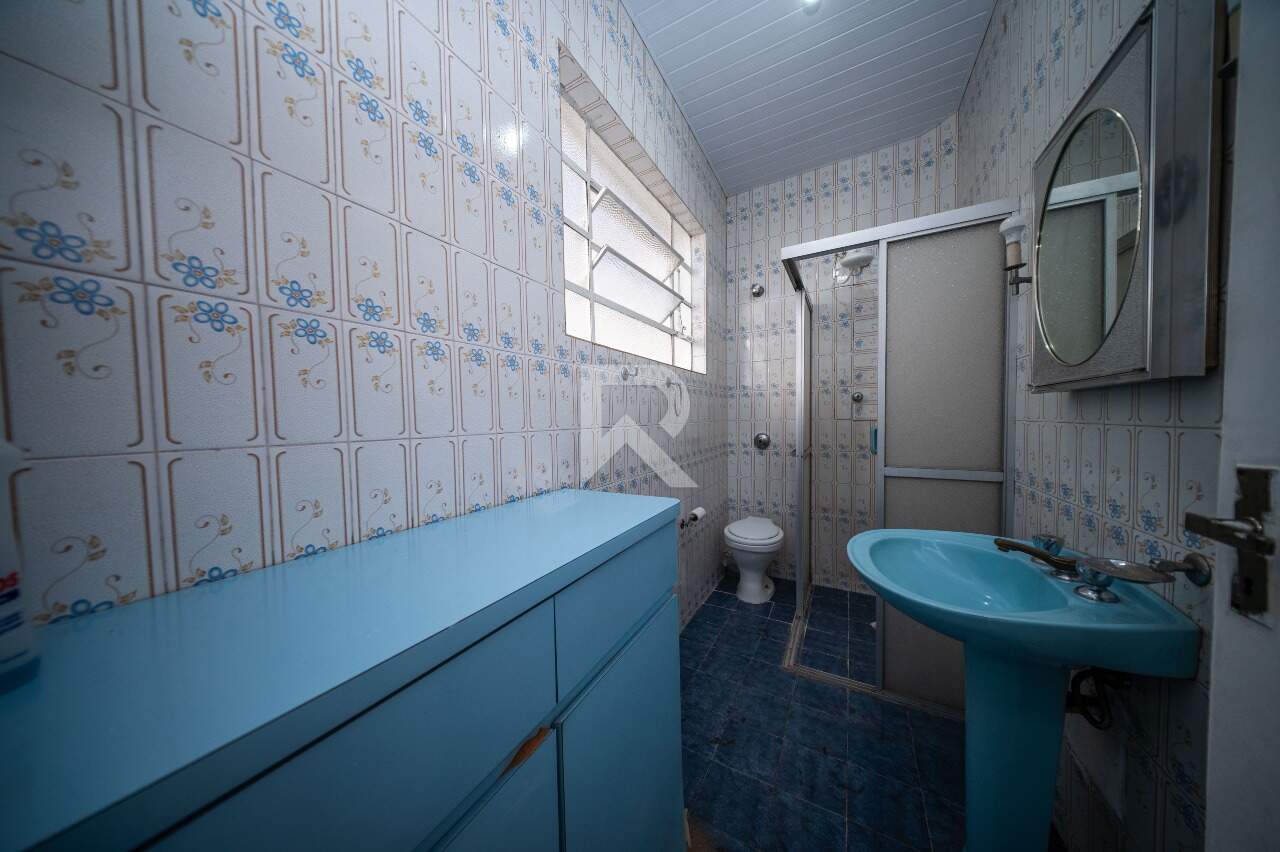 Casa com Jardim Frontal, 5 quartos 3 vagas para locação, 205 m² - Água Verde - Curitiba/PR miniatura 25
