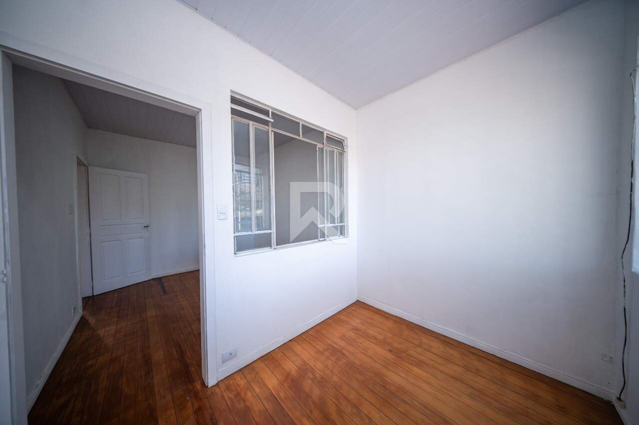 Casa com Jardim Frontal, 5 quartos 3 vagas para locação, 205 m² - Água Verde - Curitiba/PR miniatura 26