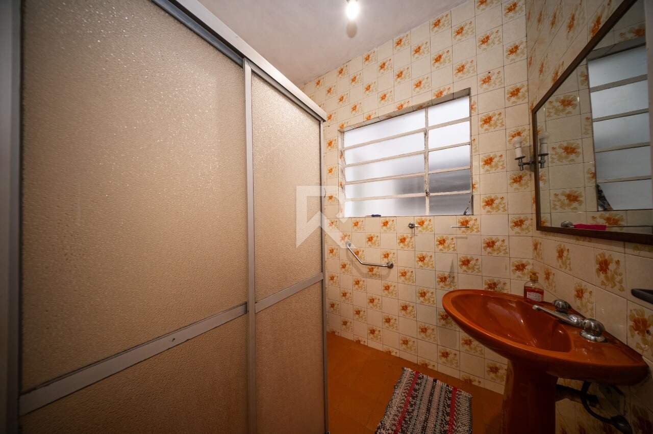 Casa com Jardim Frontal, 5 quartos 3 vagas para locação, 205 m² - Água Verde - Curitiba/PR miniatura 12