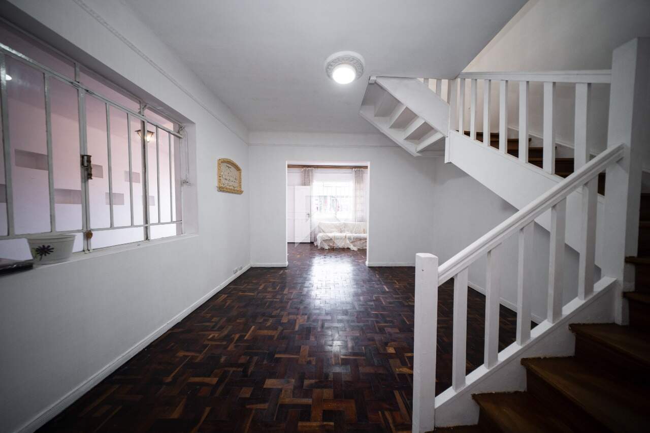 Casa com Jardim Frontal, 5 quartos 3 vagas para locação, 205 m² - Água Verde - Curitiba/PR miniatura 10