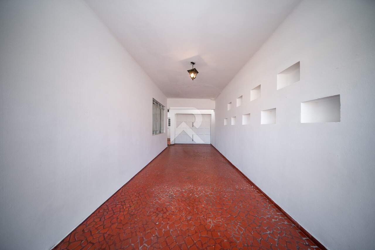 Casa com Jardim Frontal, 5 quartos 3 vagas para locação, 205 m² - Água Verde - Curitiba/PR miniatura 6