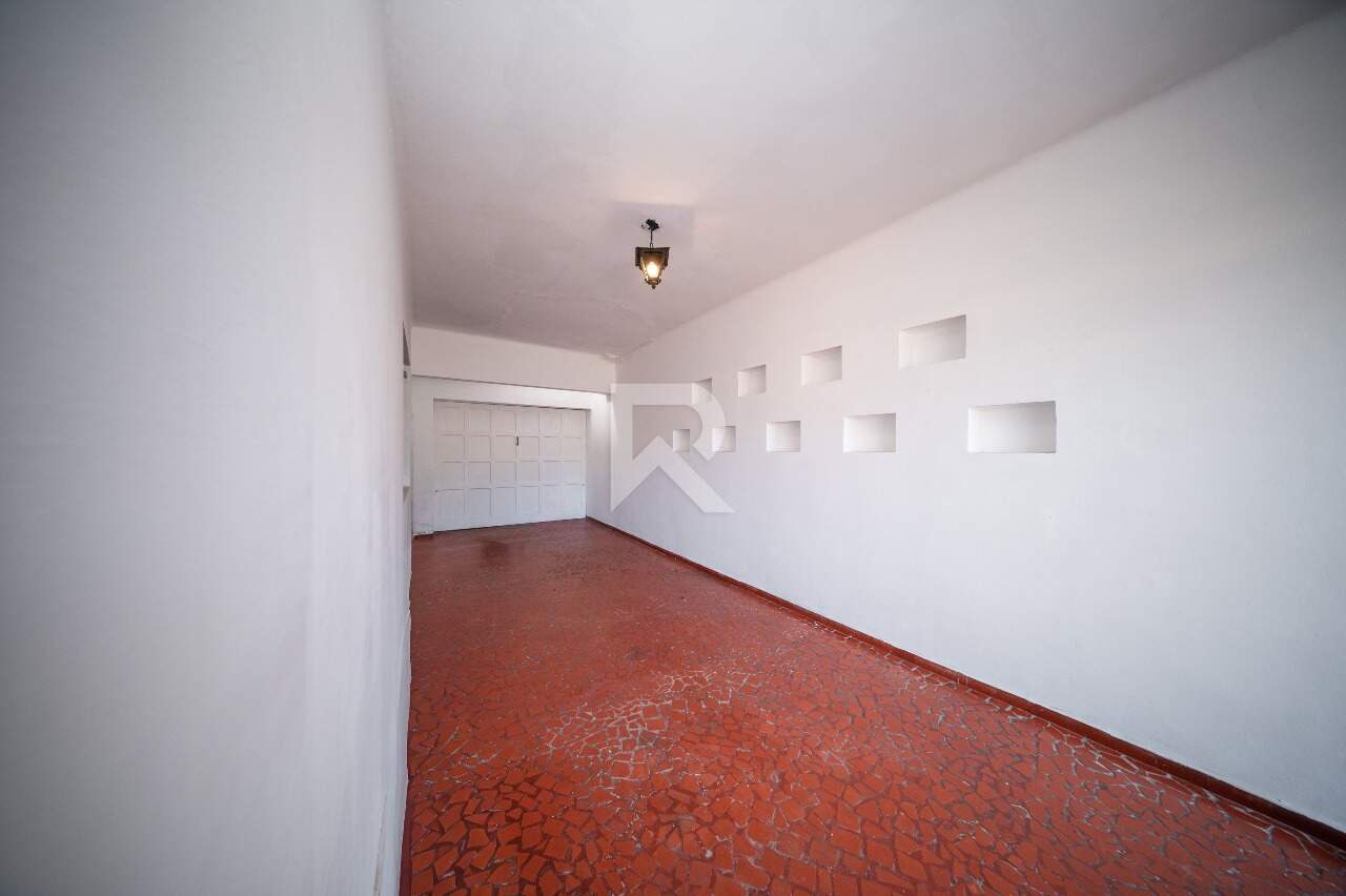 Casa com Jardim Frontal, 5 quartos 3 vagas para locação, 205 m² - Água Verde - Curitiba/PR miniatura 5