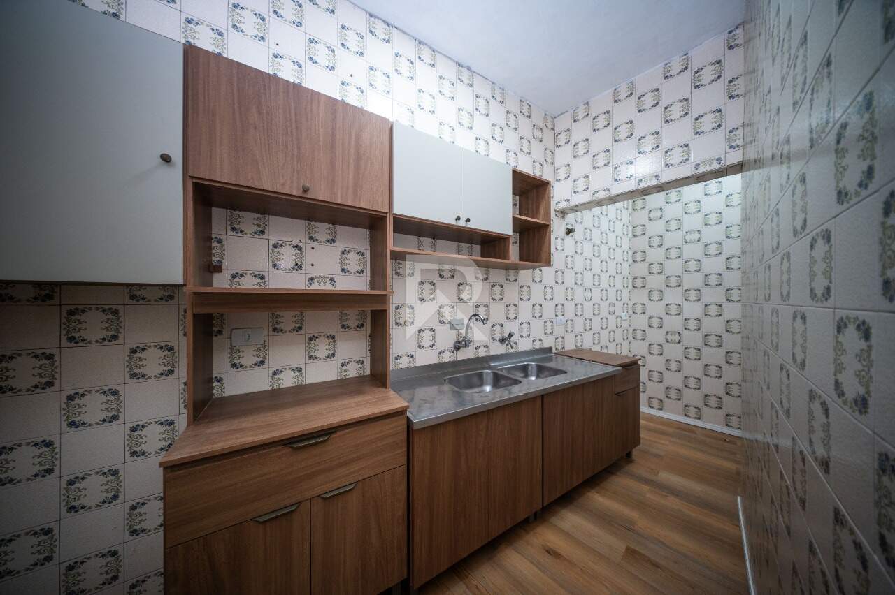 Casa com Jardim Frontal, 5 quartos 3 vagas para locação, 205 m² - Água Verde - Curitiba/PR miniatura 13