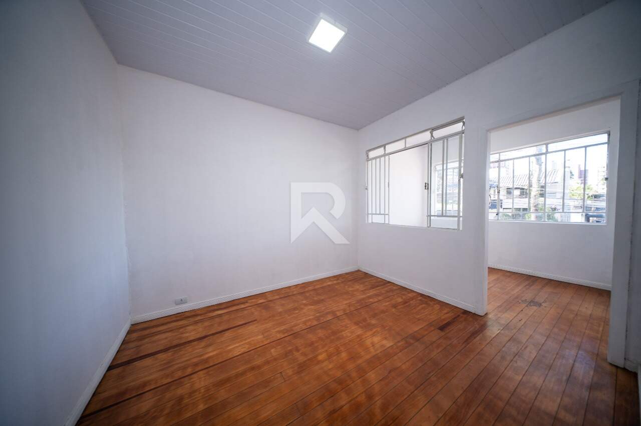 Casa com Jardim Frontal, 5 quartos 3 vagas para locação, 205 m² - Água Verde - Curitiba/PR miniatura 29