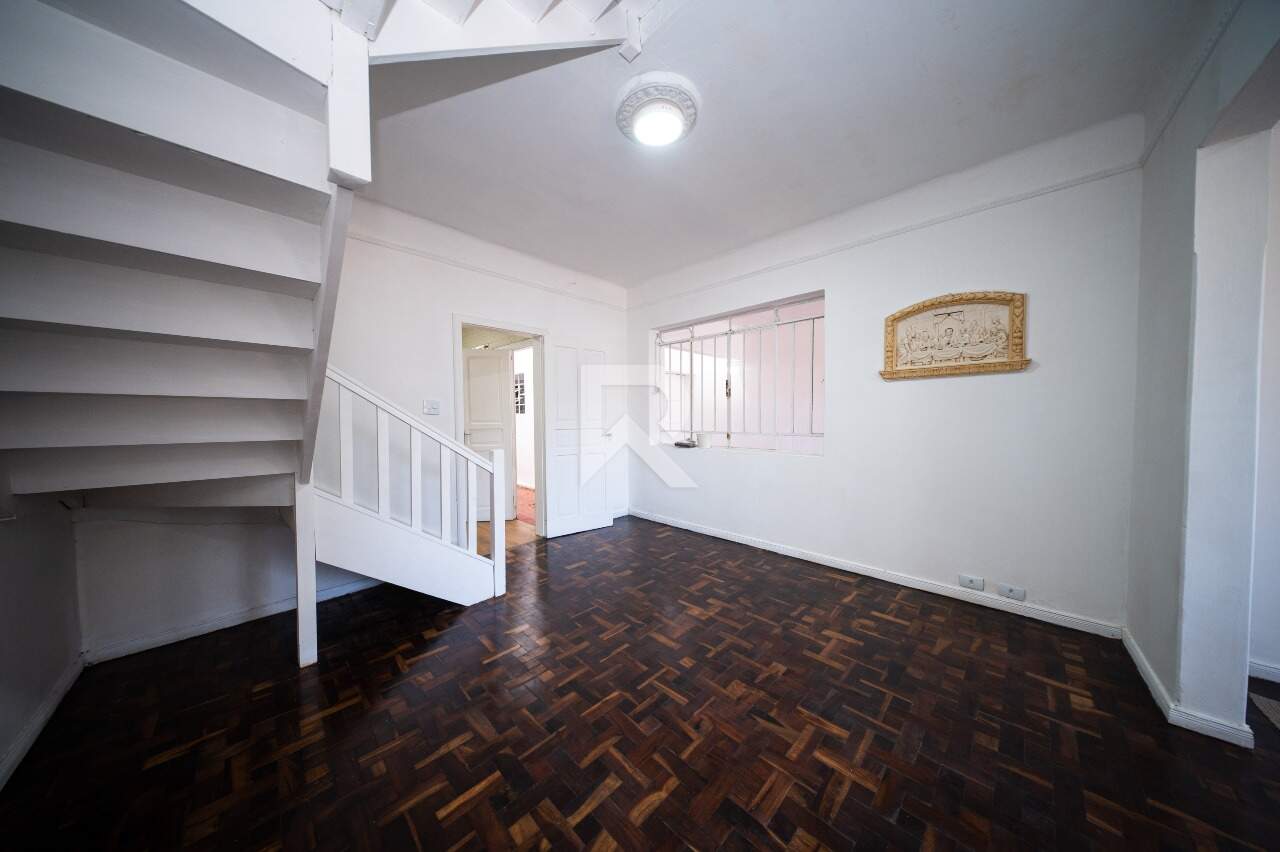 Casa com Jardim Frontal, 5 quartos 3 vagas para locação, 205 m² - Água Verde - Curitiba/PR miniatura 9