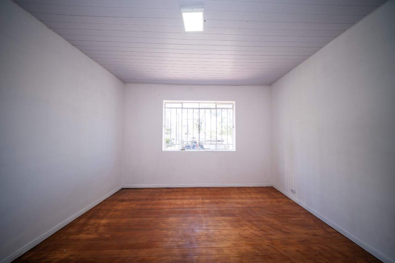 Casa com Jardim Frontal, 5 quartos 3 vagas para locação, 205 m² - Água Verde - Curitiba/PR miniatura 30