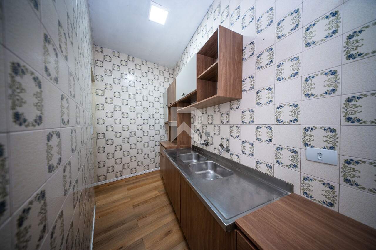 Casa com Jardim Frontal, 5 quartos 3 vagas para locação, 205 m² - Água Verde - Curitiba/PR miniatura 15