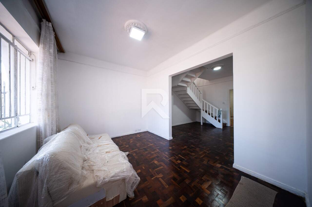 Casa com Jardim Frontal, 5 quartos 3 vagas para locação, 205 m² - Água Verde - Curitiba/PR miniatura 11