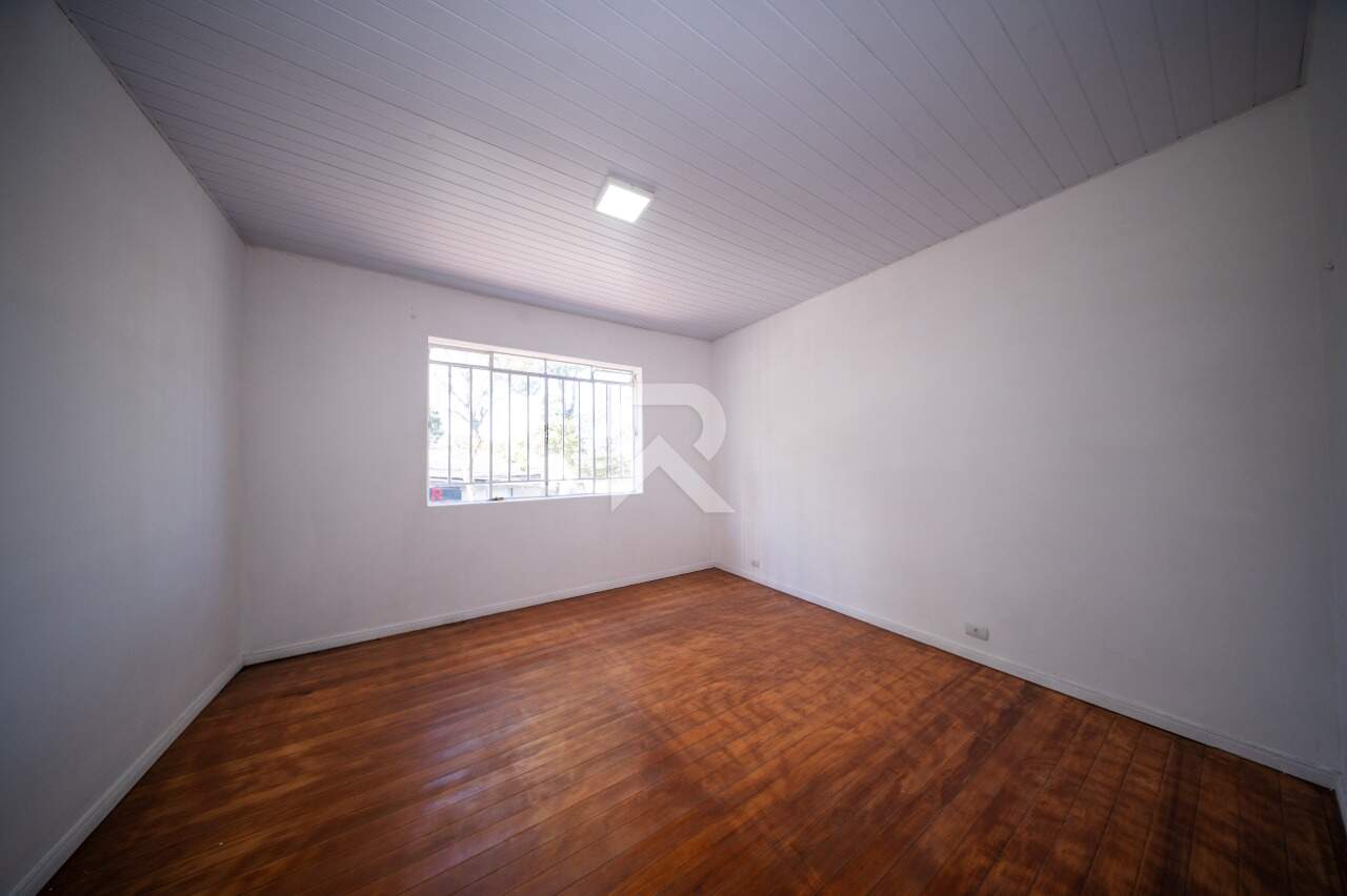 Casa com Jardim Frontal, 5 quartos 3 vagas para locação, 205 m² - Água Verde - Curitiba/PR miniatura 32