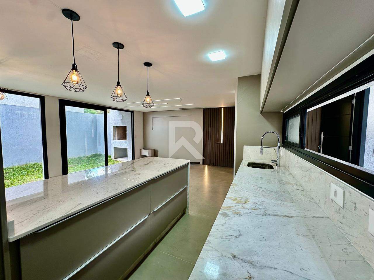 Casa em Condomínio com Vista Livre, 3 Quartos e 2 Vagas à Venda, 194 m² - Santa Felicidade - Curitiba/PR