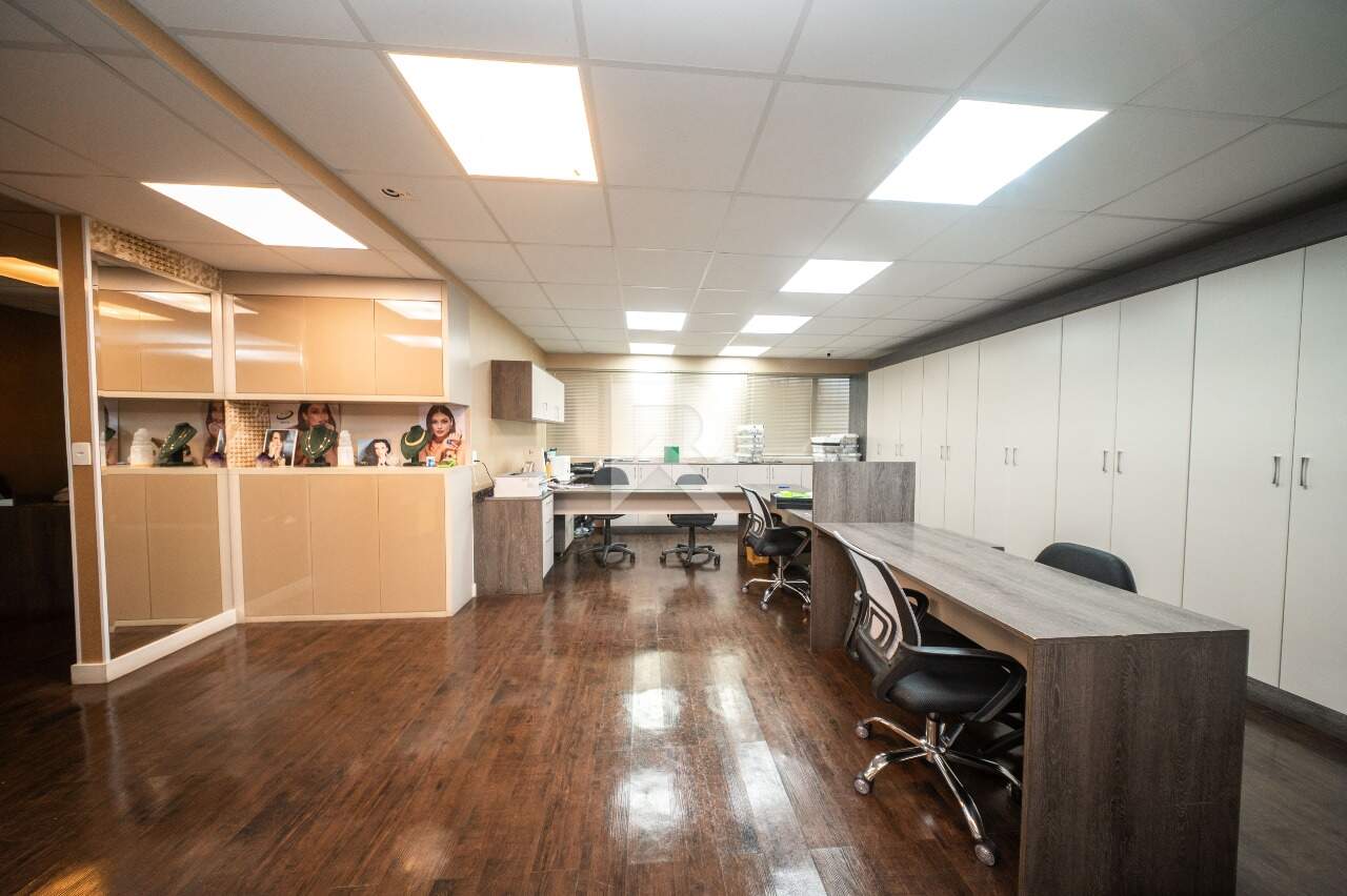 Sala Comercial Mobiliada para Locação no Helbor Office | 78m² Privativos | 2 Vagas | Mossunguê – Curitiba/PR