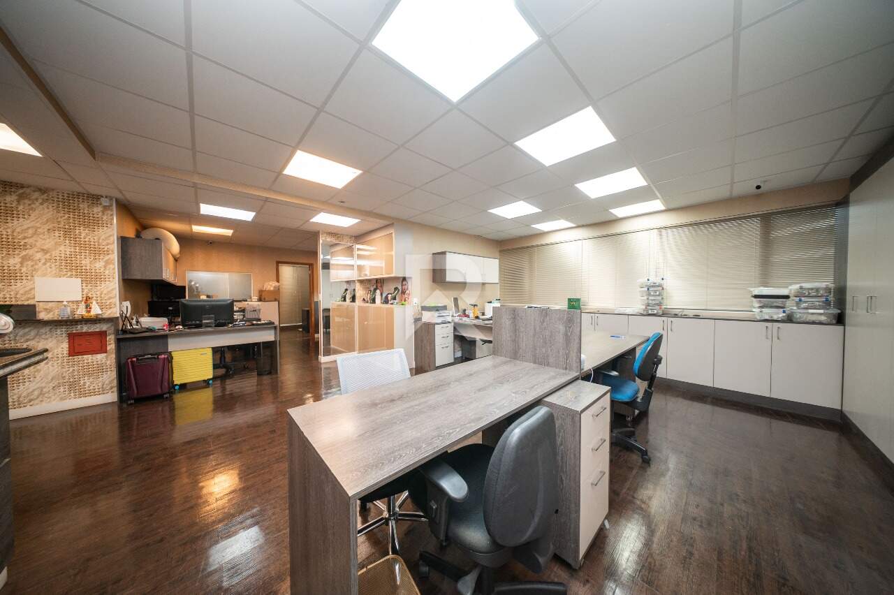 Sala Comercial Mobiliada para Locação no Helbor Office | 78m² Privativos | 2 Vagas | Mossunguê – Curitiba/PR miniatura 5