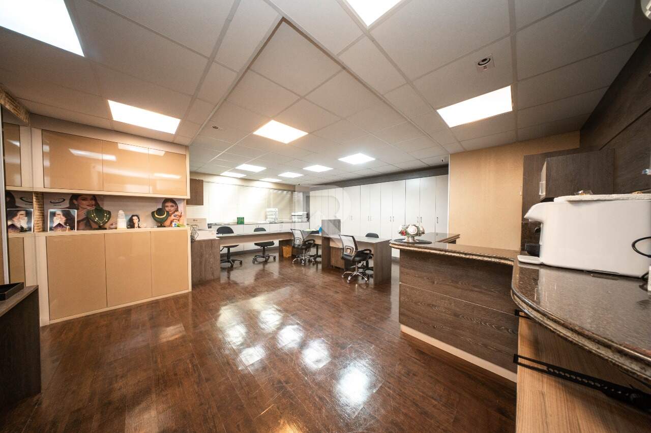 Sala Comercial Mobiliada para Locação no Helbor Office | 78m² Privativos | 2 Vagas | Mossunguê – Curitiba/PR miniatura 3