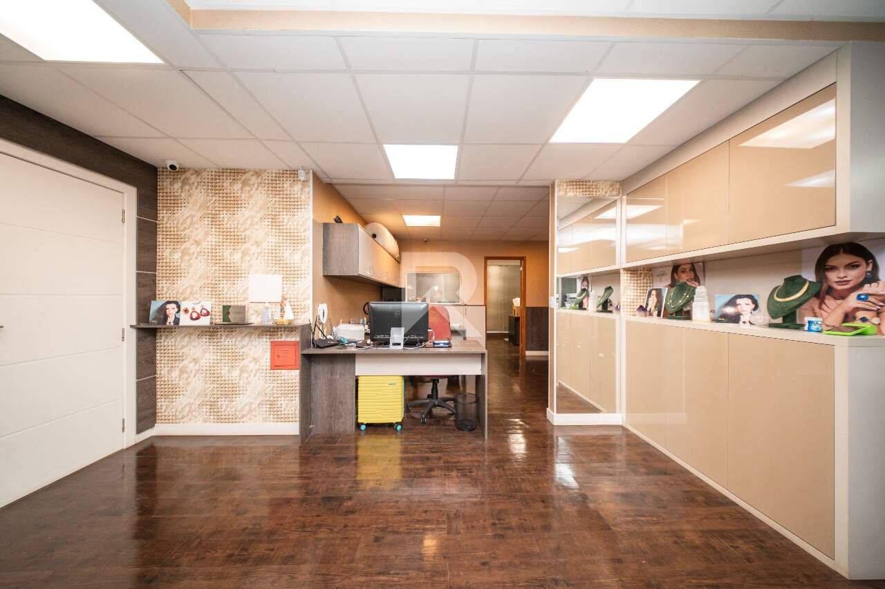 Sala Comercial Mobiliada para Locação no Helbor Office | 78m² Privativos | 2 Vagas | Mossunguê – Curitiba/PR miniatura 17