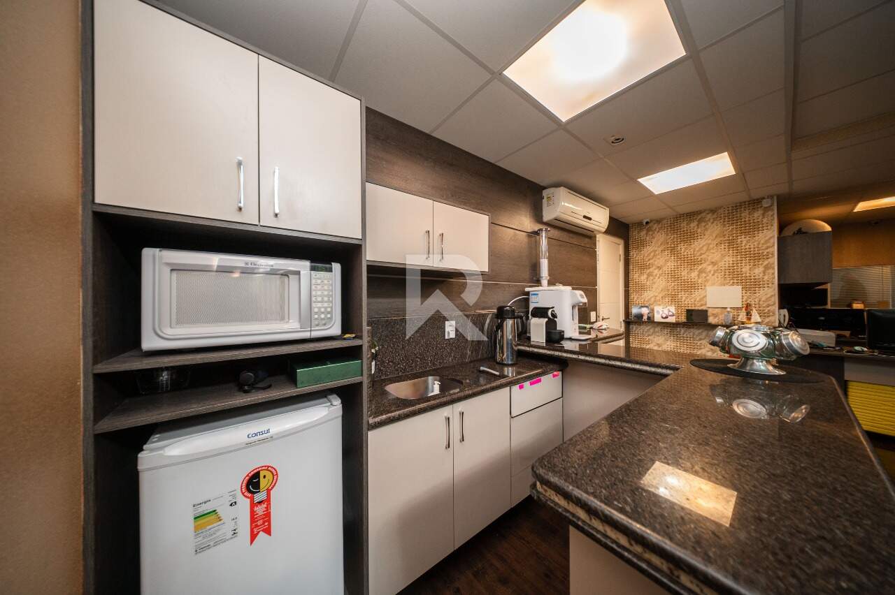 Sala Comercial Mobiliada para Locação no Helbor Office | 78m² Privativos | 2 Vagas | Mossunguê – Curitiba/PR miniatura 20