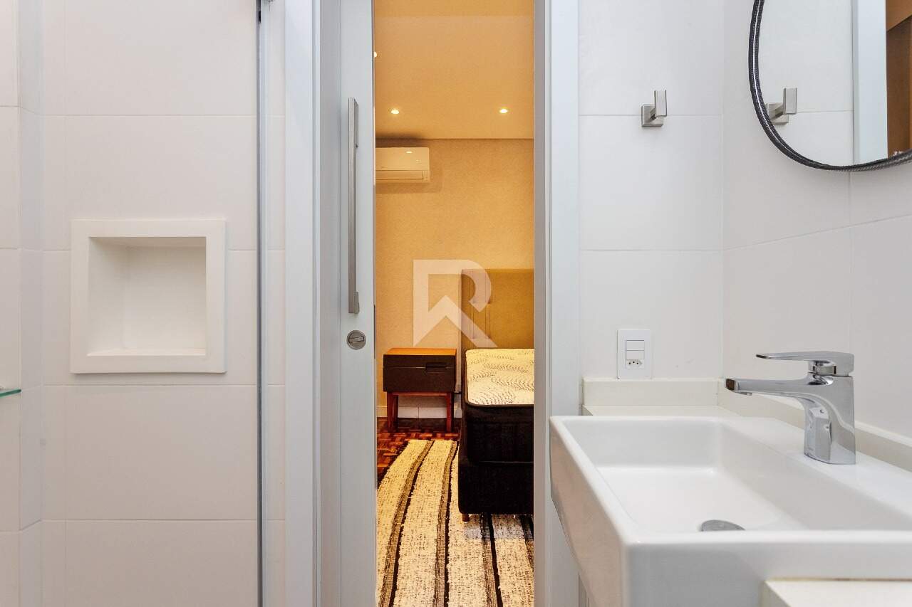 Apartamento Mobiliado, 3 quartos 1 Vaga para locação, 101 m² - Batel- Curitiba/PR miniatura 19