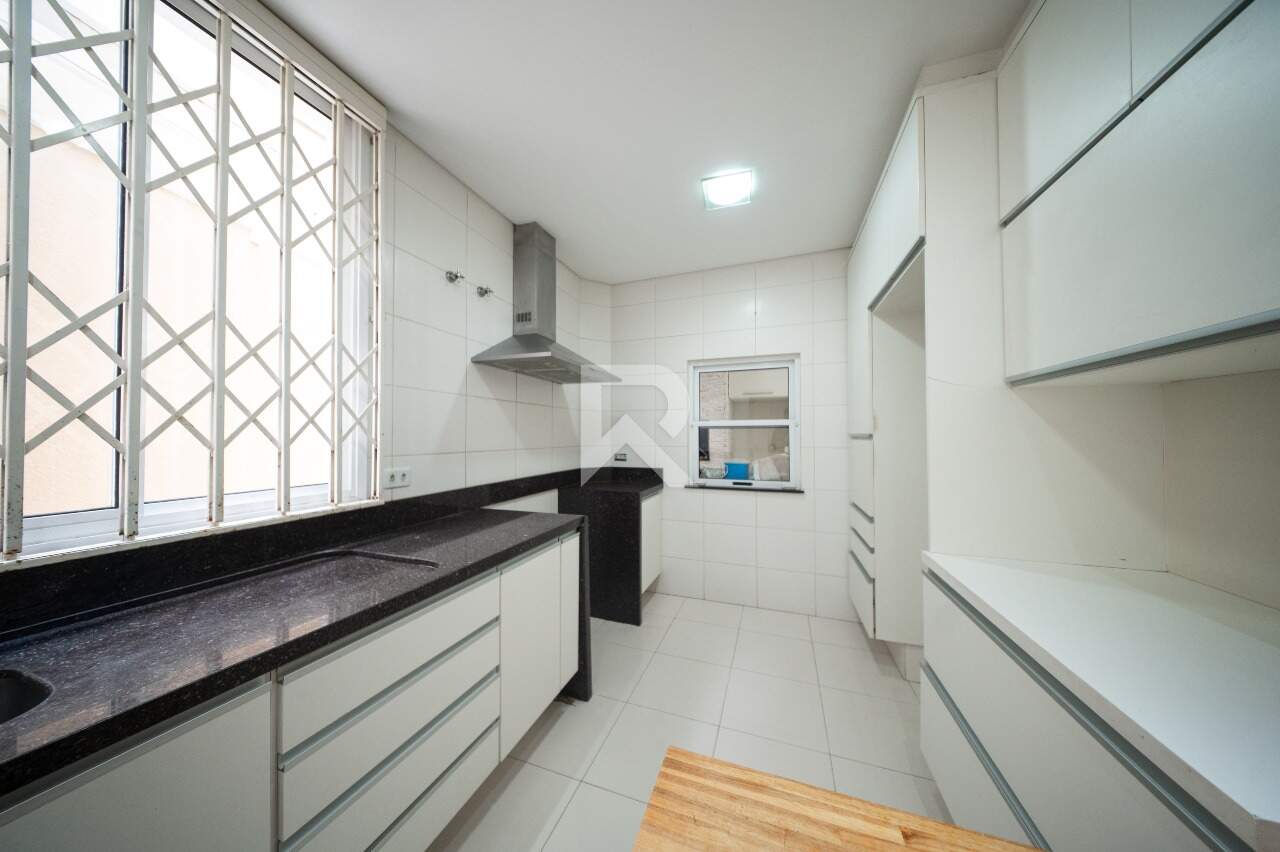 Casa com Amplo Jardim, Piscina e 4 Quartos para Locação, 316 m² - Jardim Social - Curitiba/PR miniatura 14