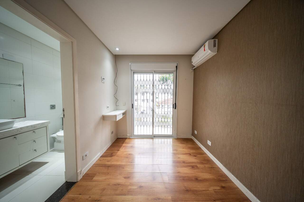 Casa com Amplo Jardim, Piscina e 4 Quartos para Locação, 316 m² - Jardim Social - Curitiba/PR miniatura 38
