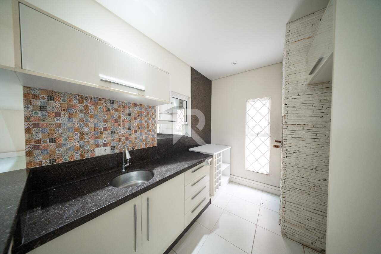 Casa com Amplo Jardim, Piscina e 4 Quartos para Locação, 316 m² - Jardim Social - Curitiba/PR miniatura 12
