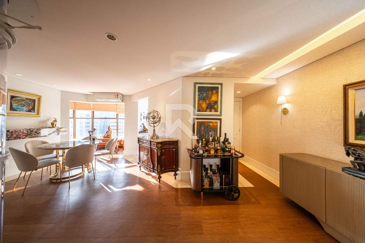 Cobertura Semi Mobiliada com Deck, Jacuzzi, 3 quartos e 221m2 para locação - Água verde, Curitiba