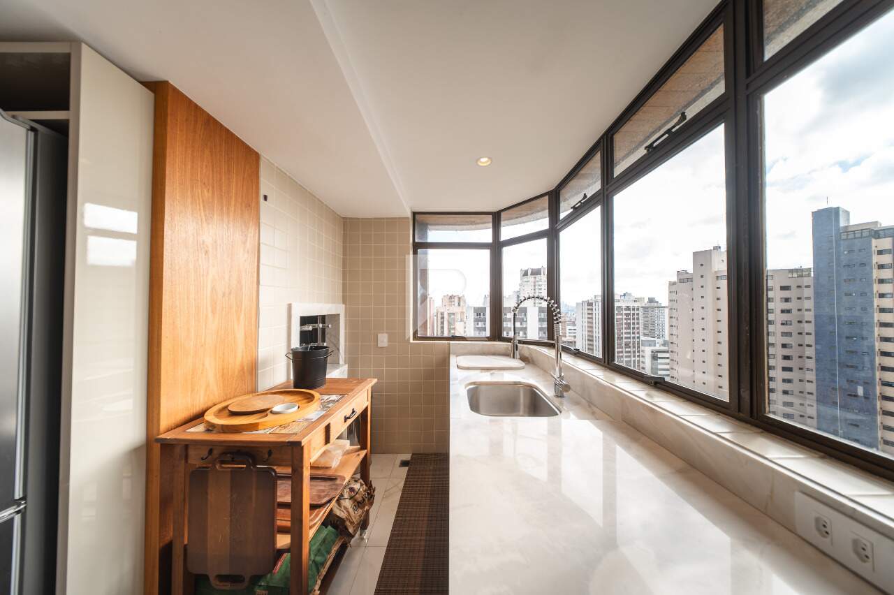 Cobertura Semi Mobiliada com Deck, Jacuzzi, 3 quartos e 221m2 para locação - Água verde, Curitiba miniatura 5