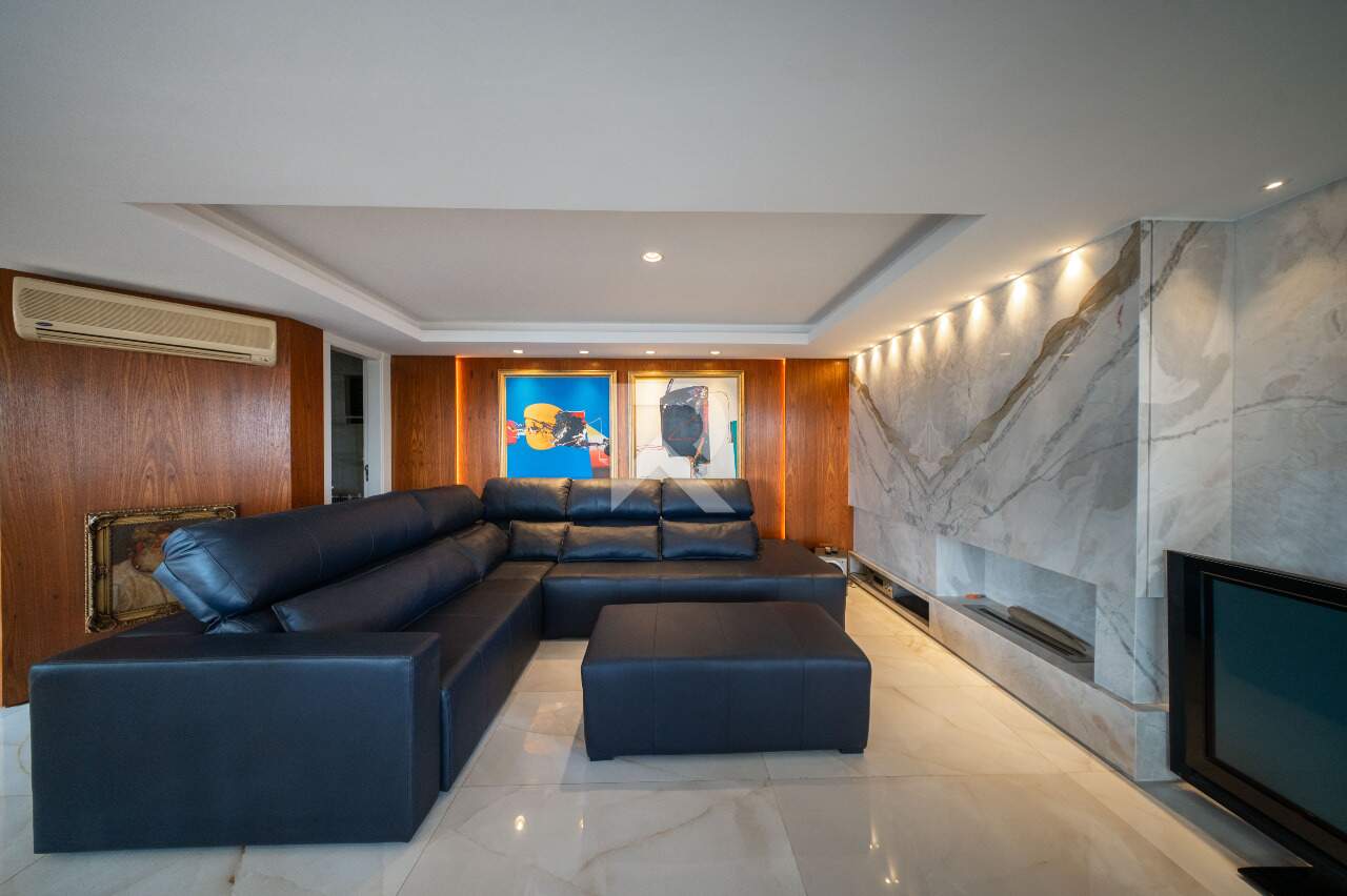 Cobertura Semi Mobiliada com Deck, Jacuzzi, 3 quartos e 221m2 para locação - Água verde, Curitiba miniatura 2