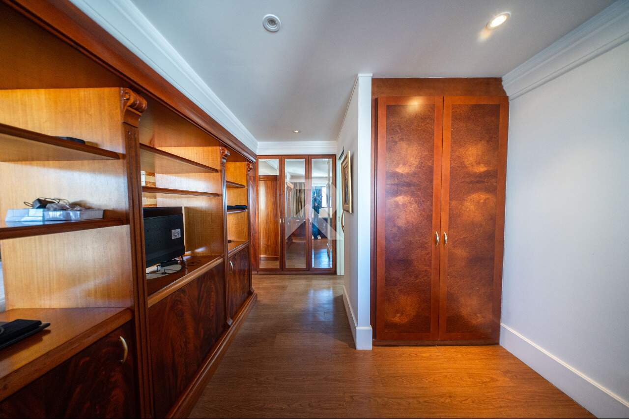 Cobertura Semi Mobiliada com Deck, Jacuzzi, 3 quartos e 221m2 para locação - Água verde, Curitiba miniatura 34