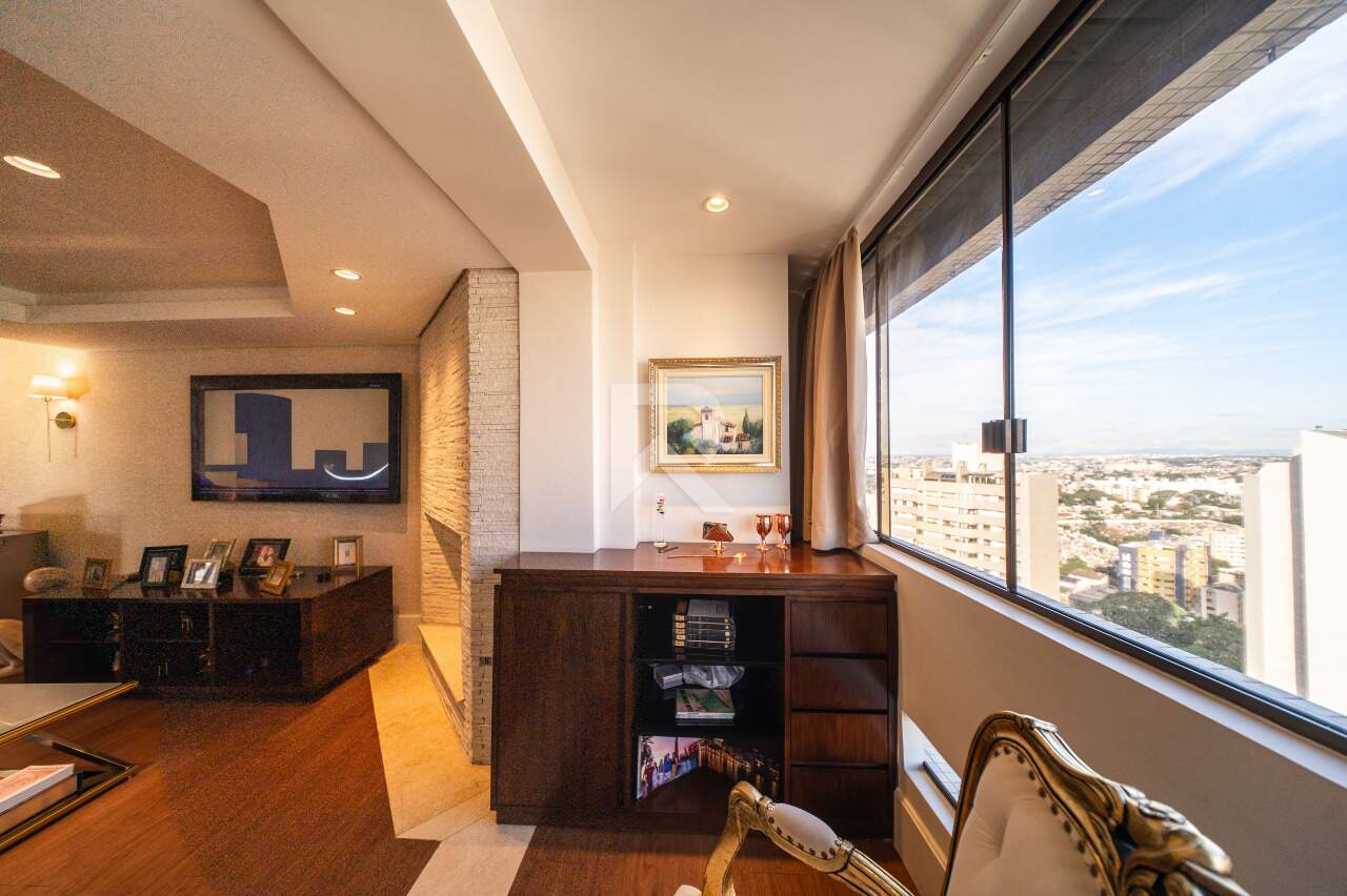 Cobertura Semi Mobiliada com Deck, Jacuzzi, 3 quartos e 221m2 para locação - Água verde, Curitiba miniatura 18