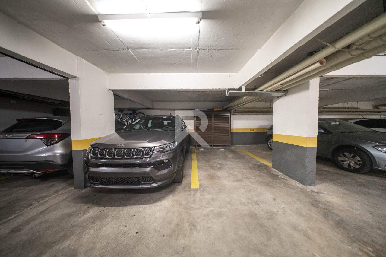 Cobertura Semi Mobiliada com Deck, Jacuzzi, 3 quartos e 221m2 para locação - Água verde, Curitiba miniatura 41