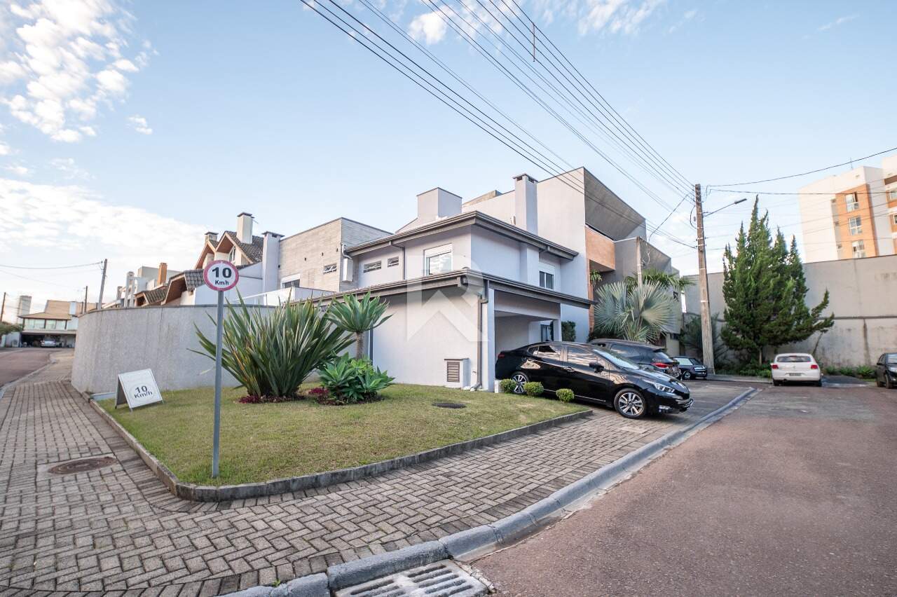 Casa em Condomínio com Jardim, 4 quartos, 4 vagas para locação, 250 m² - Campo Comprido - Curitiba/PR miniatura 2