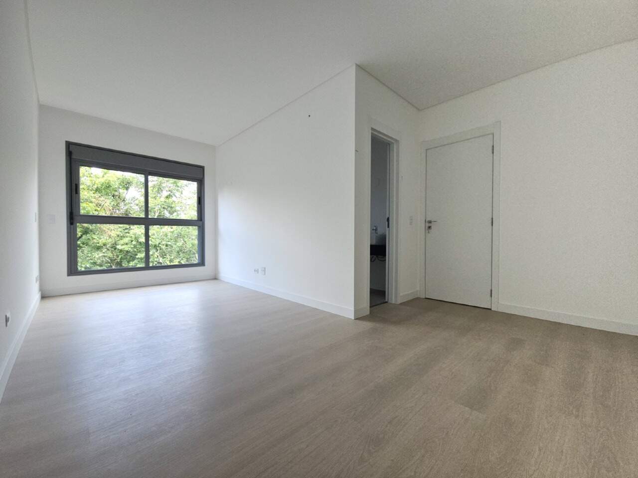 Apartamento de alto padrão com 3 dormitórios e 101,90 m² privativos no Mossunguê miniatura 7
