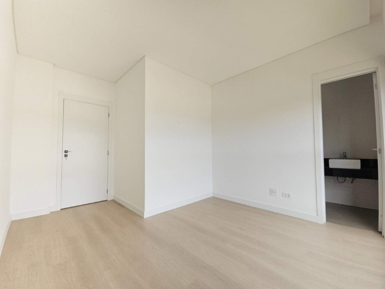 Apartamento de alto padrão com 3 dormitórios e 101,90 m² privativos no Mossunguê miniatura 11