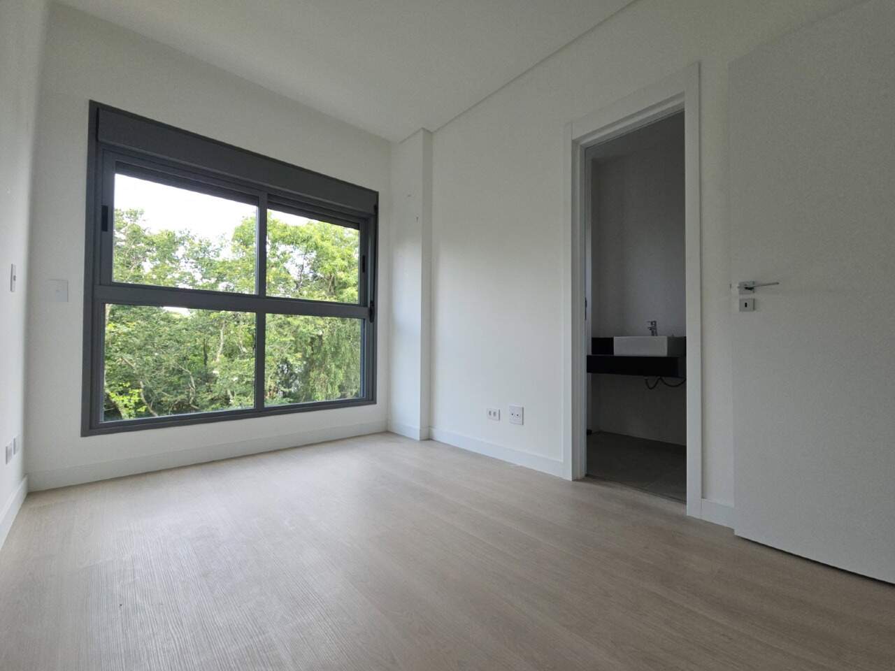Apartamento de alto padrão com 3 dormitórios e 101,90 m² privativos no Mossunguê miniatura 10