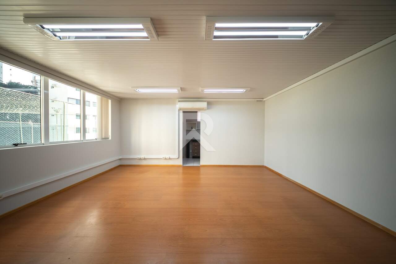 Sala comercial com excelente localização, 1 vaga, 55 m² para locação – Mossunguê – Curitiba/PR