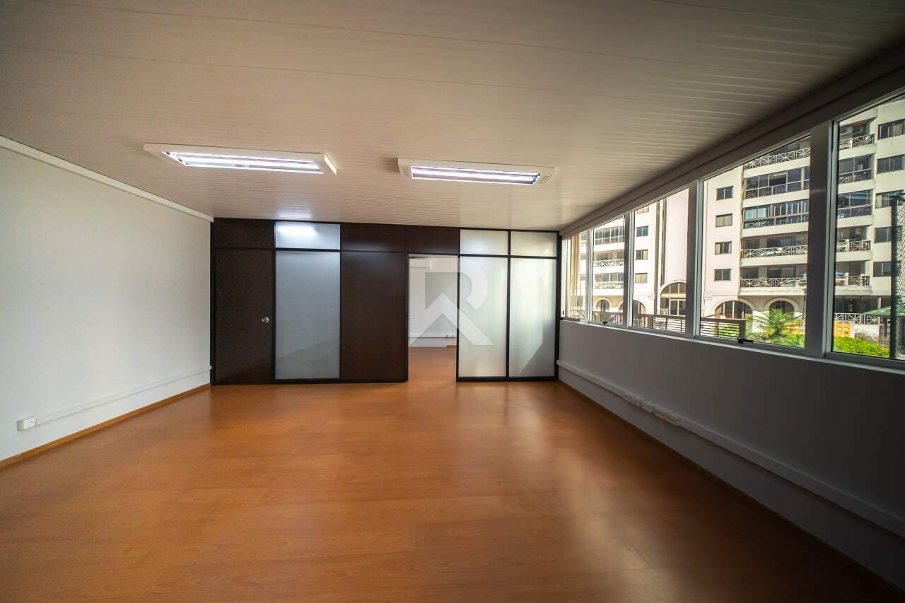 Sala comercial com excelente localização, 1 vaga, 55 m² para locação – Mossunguê – Curitiba/PR miniatura 3
