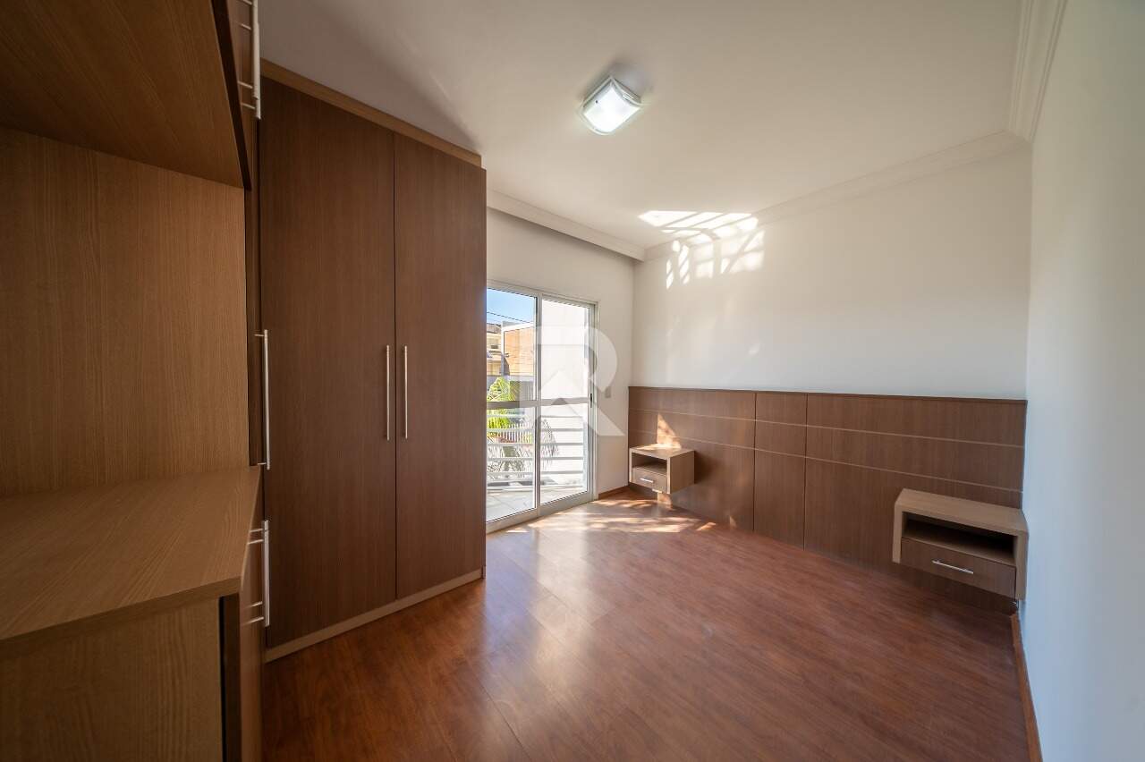 sobrado com Jardim, 3 quartos, 3 vagas para locação, 200 m² - Vista Alegre - Curitiba/PR miniatura 34