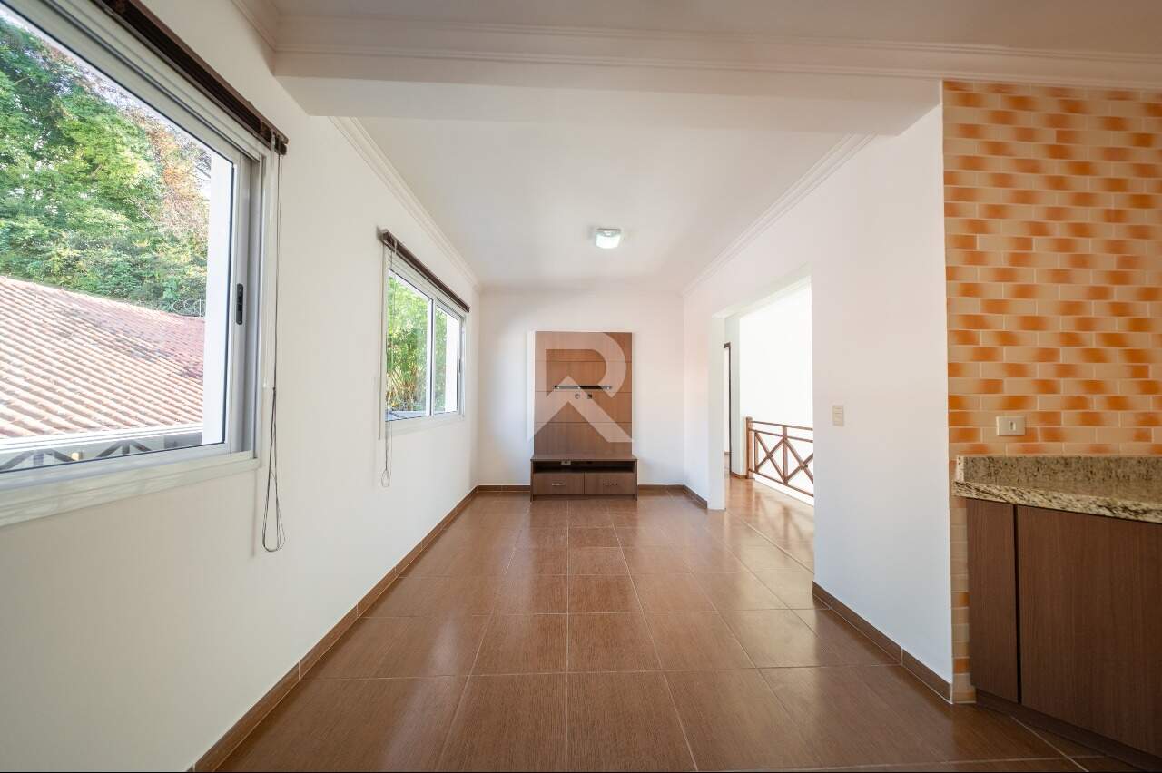 sobrado com Jardim, 3 quartos, 3 vagas para locação, 200 m² - Vista Alegre - Curitiba/PR miniatura 22