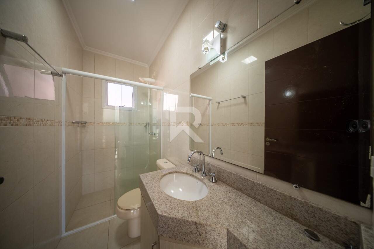 sobrado com Jardim, 3 quartos, 3 vagas para locação, 200 m² - Vista Alegre - Curitiba/PR miniatura 38