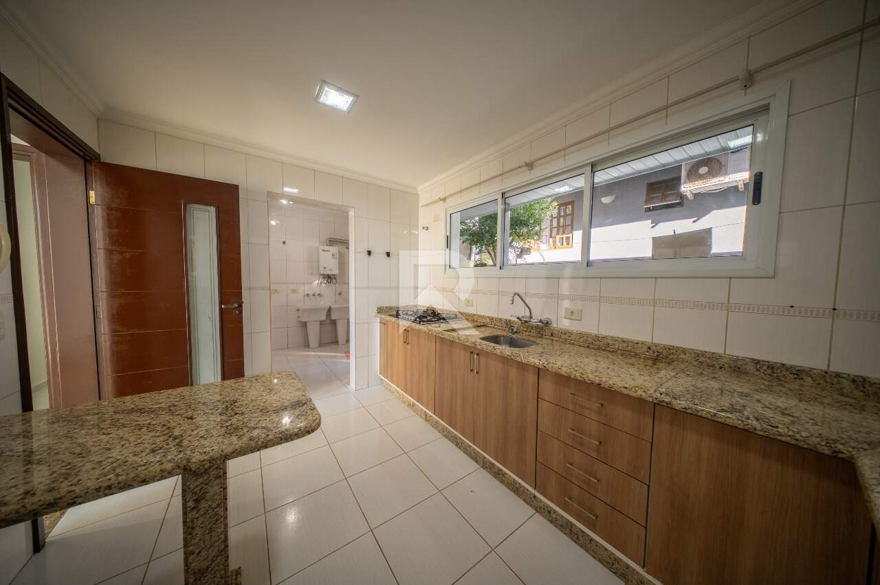 sobrado com Jardim, 3 quartos, 3 vagas para locação, 200 m² - Vista Alegre - Curitiba/PR miniatura 16