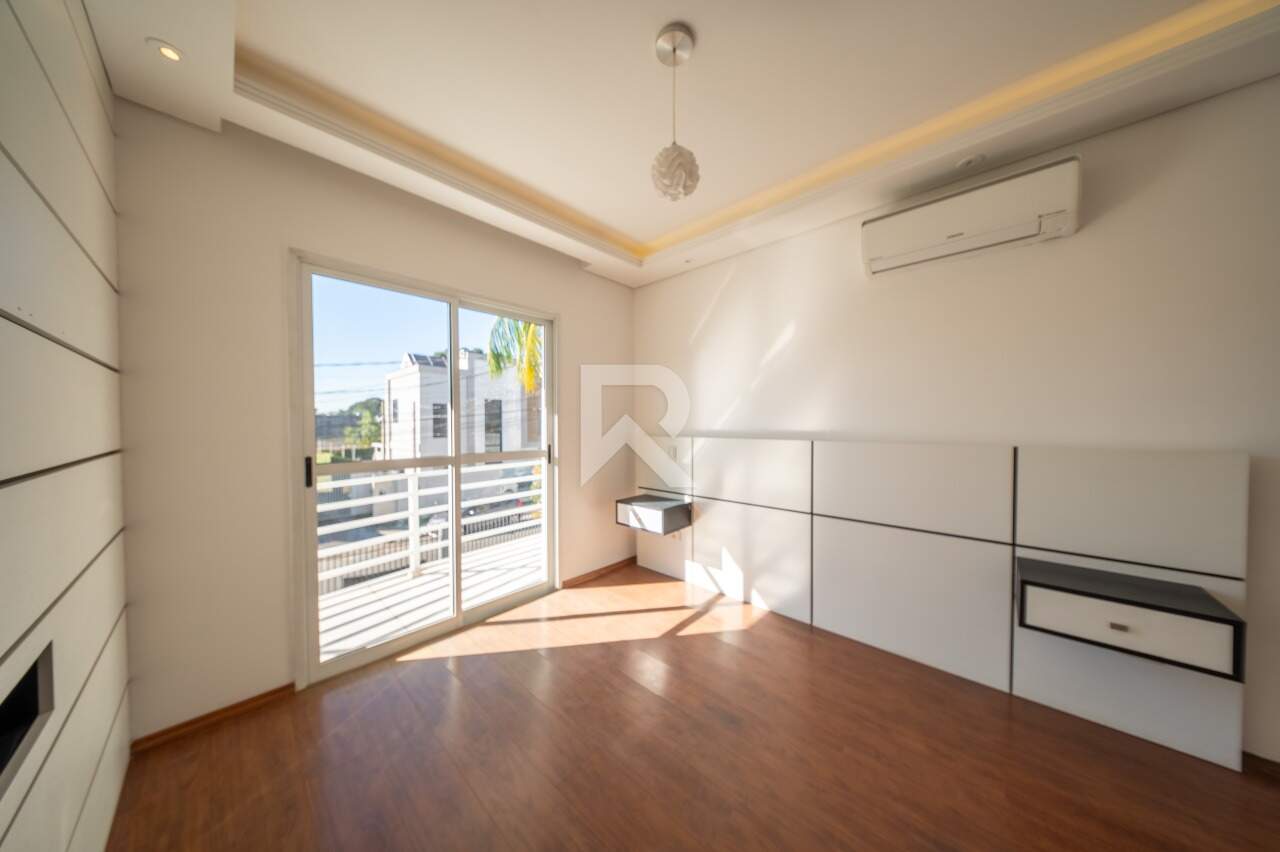 sobrado com Jardim, 3 quartos, 3 vagas para locação, 200 m² - Vista Alegre - Curitiba/PR miniatura 27