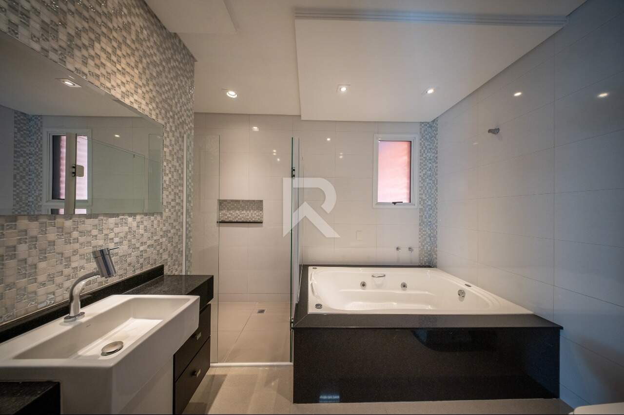 sobrado com Jardim, 3 quartos, 3 vagas para locação, 200 m² - Vista Alegre - Curitiba/PR miniatura 29