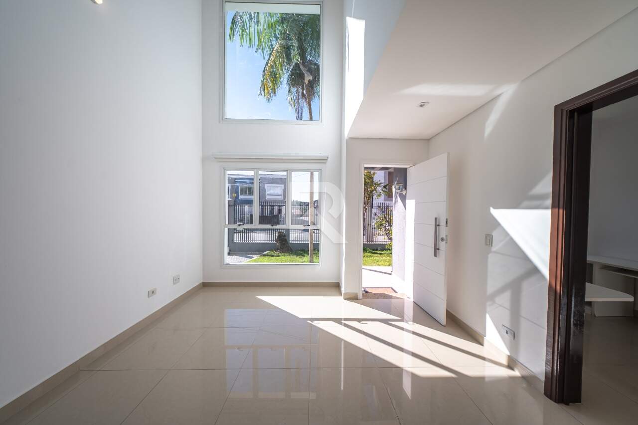 sobrado com Jardim, 3 quartos, 3 vagas para locação, 200 m² - Vista Alegre - Curitiba/PR miniatura 7