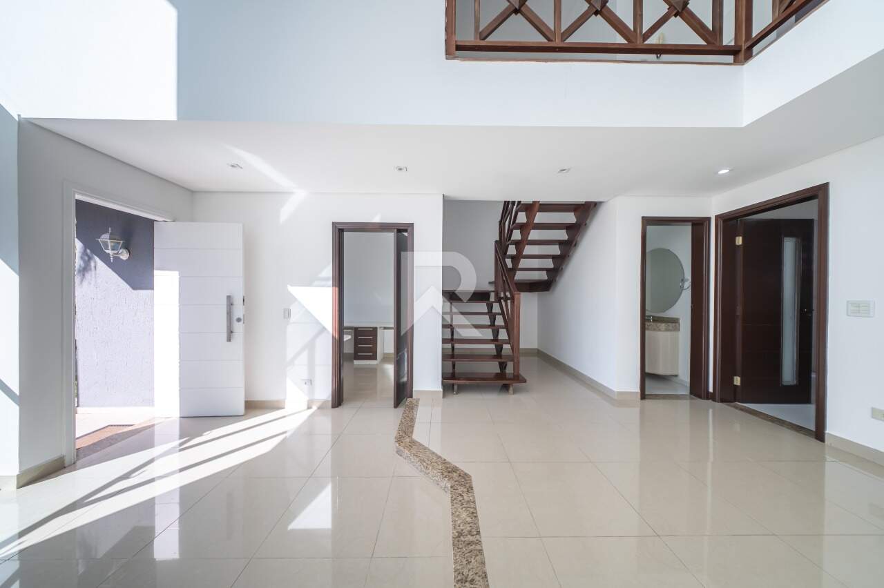 sobrado com Jardim, 3 quartos, 3 vagas para locação, 200 m² - Vista Alegre - Curitiba/PR miniatura 8
